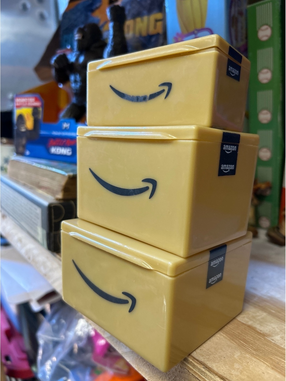 Toy Amazon boxes